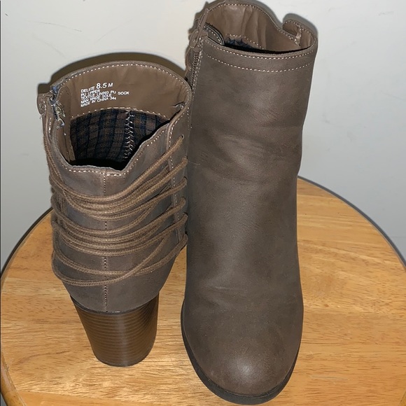 Toupe Booties - Picture 2 of 8